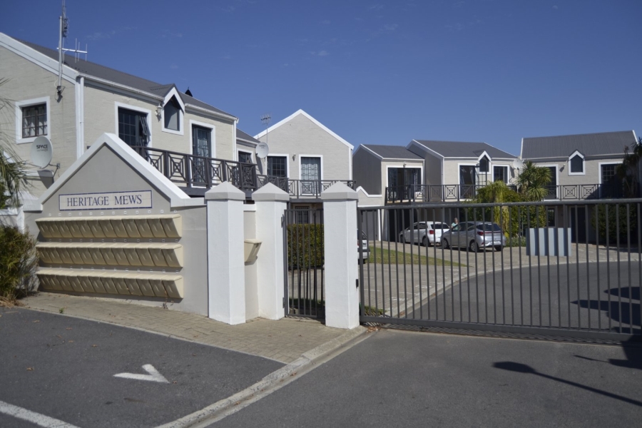 3 Bedroom Property for Sale in Heritage Park Western Cape